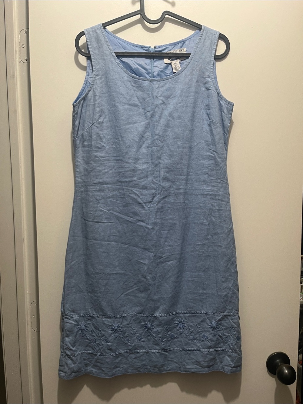 Old Navy Light baby Blue Sleeveless linen Embroidered flower floral